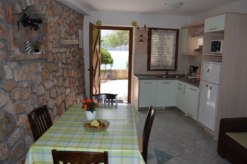 Apartments Lora Baška Quarto foto
